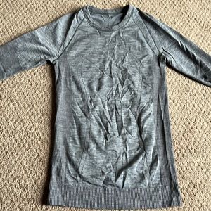 Lululemon Swiftly Wool size 4 gray